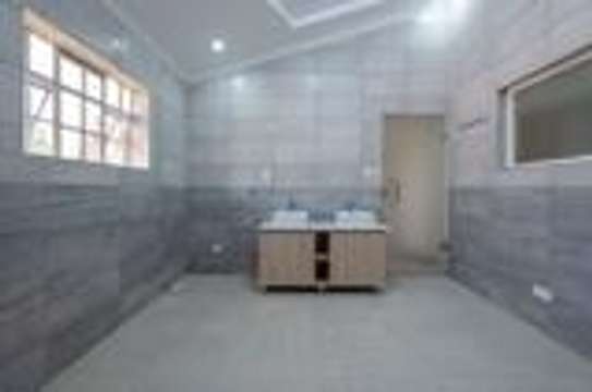 6 Bed House with En Suite at Nzohe image 14