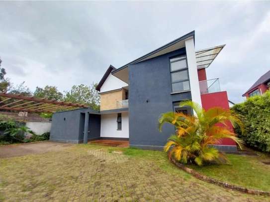 4 Bed Villa with En Suite at Garden Estate Road image 3