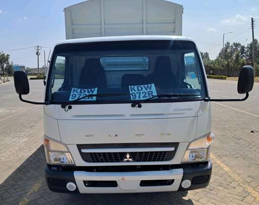 MITSUBISHI FUSO CANTER image 1