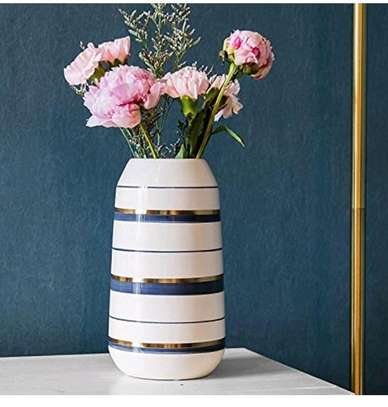 Decorative flower vases image 1