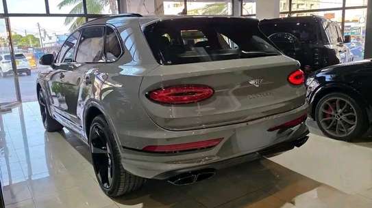 BENTLEY BENTAYGA 2024 image 13