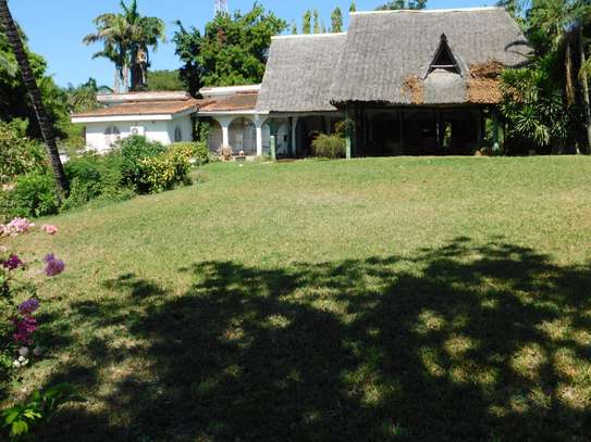 4 Bed House with En Suite at Nyali Bridge image 18