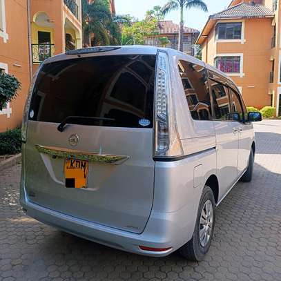 Nissan Serena 8 Seater (New Shape) image 4