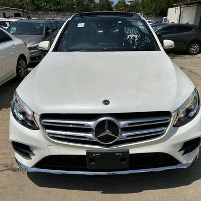 Mercedes Benz GLC 250 white 2018 image 1
