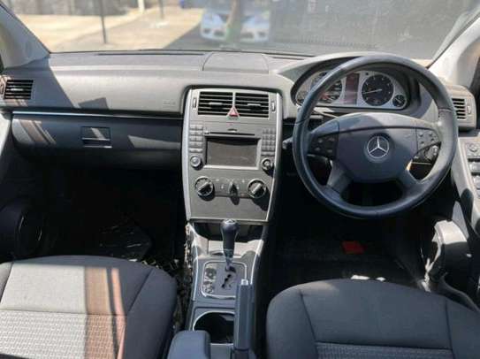 Mercedes-Benz B180 oldshape image 7