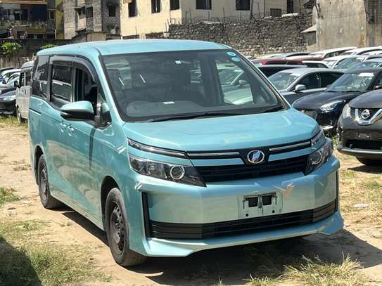 TOYOTA VOXY (WE ACCEPT HIRE PURCHASE) image 1
