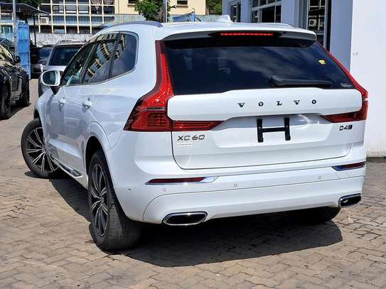 Volvo xc60, 2018 model image 10