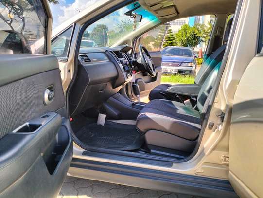 Nissan Tiida (Hatchback) image 6
