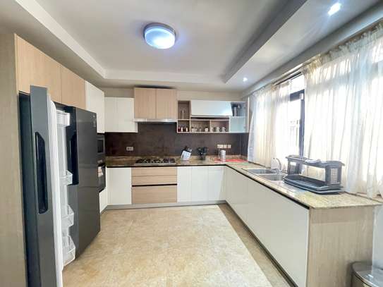 Furnished 3 Bed Apartment with En Suite in Riverside image 13