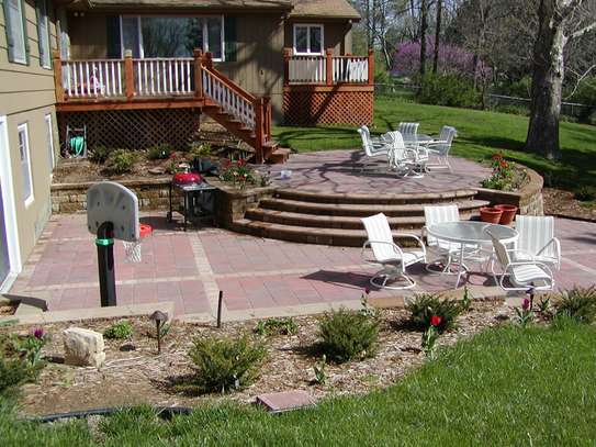 BEST Garden Maintenance/Hedge Trimming/ Lawn Treatment image 8