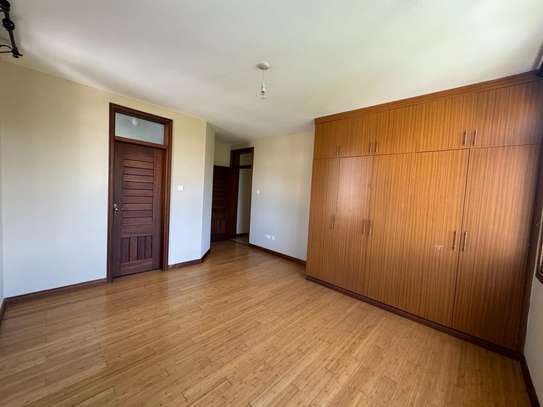 3 Bed Apartment with En Suite in Riverside image 14