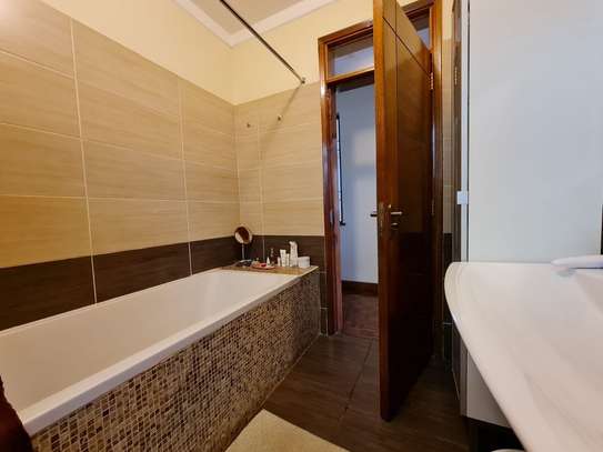 4 Bed Villa with En Suite in Kitisuru image 31