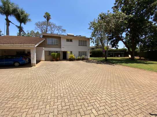 4 bedroom house for rent in Gigiri image 3