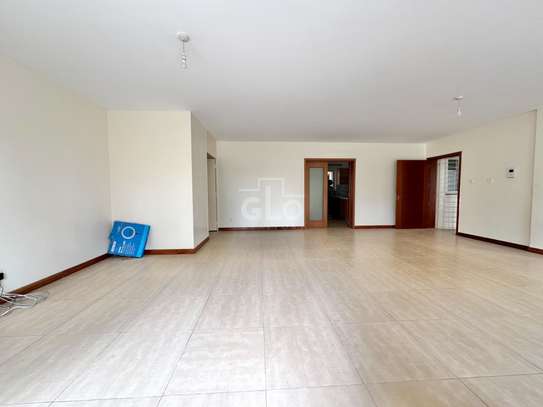 3 Bed Apartment with En Suite in Lavington image 16
