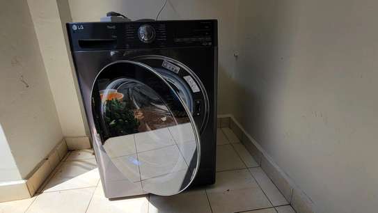 12kg - LG washing machine image 2