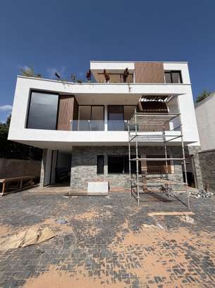 4 Bed Villa with En Suite in Kiambu Road image 11