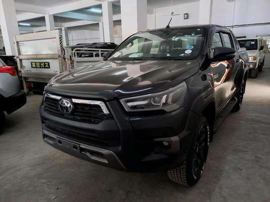 Toyota hilux double cabin black image 9