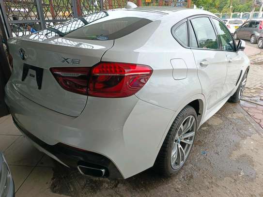 BMW  X6 image 8