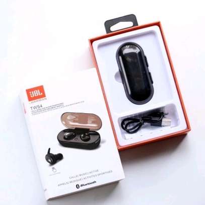 Jbl tws4 earbuds image 2