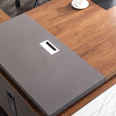 Office Desk: 1600mm Executive Office High Design Desk image 3