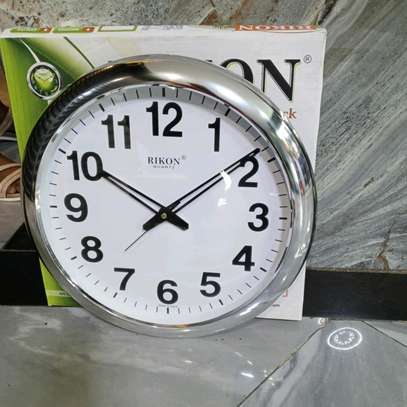 Normal design wall clocks image 4