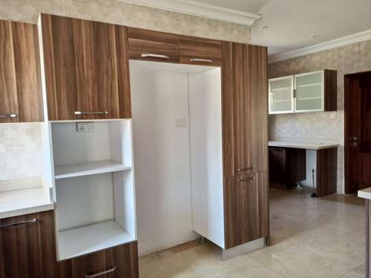 5 Bedroom Townhouse to rent in Runda image 5
