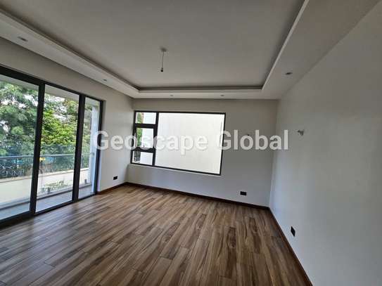 5 Bed Townhouse with En Suite in Lavington image 3