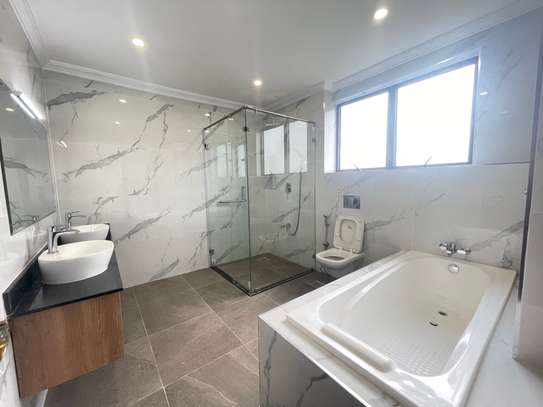 4 Bed Apartment with En Suite in Kileleshwa image 3