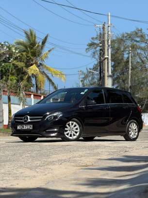Mercedes benz B180 Black image 1