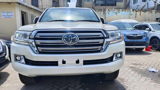 Toyota land Cruiser ZX V8 sunroof white 2018 image 4