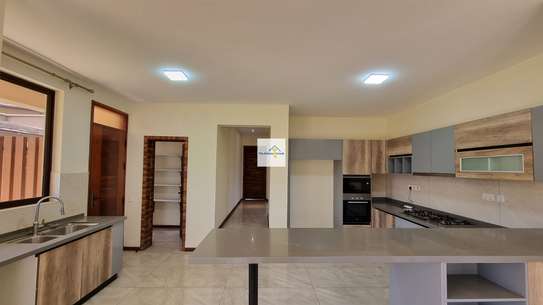 4 Bed Villa with En Suite in Karen image 21