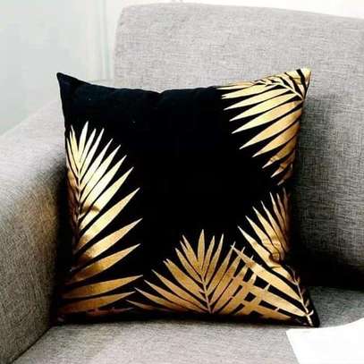 ELEGANT THROW PILLOWS image 4