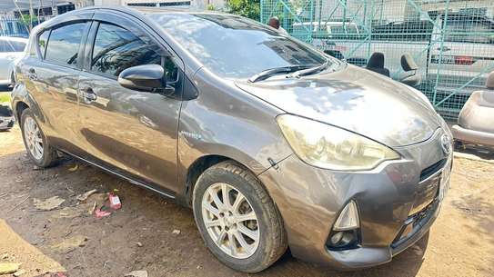 Toyota Aqua KCR image 4