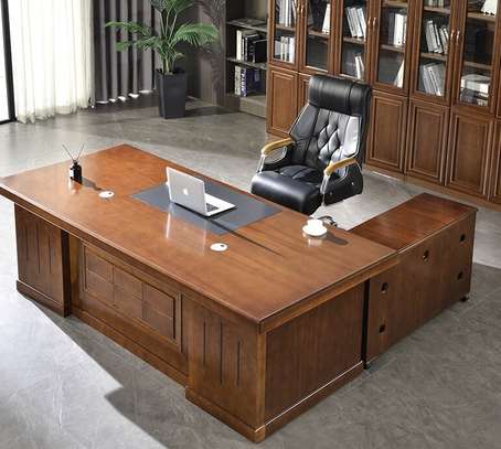 Office Desk: 1400mm Mahogany L-Desk image 3
