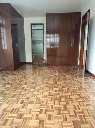 3 Bed Apartment with En Suite in Kilimani image 7