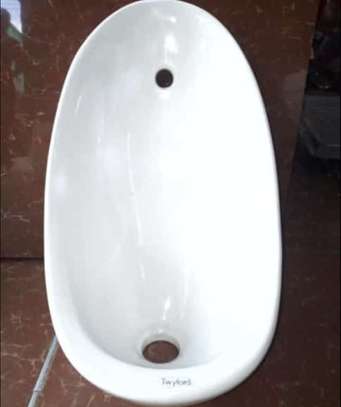 Twyford urinal bowl image 1