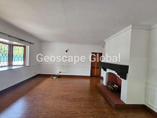 5 Bed House with En Suite in Gigiri image 4