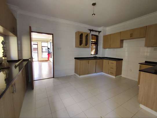 3 Bed Apartment with En Suite in Kileleshwa image 5