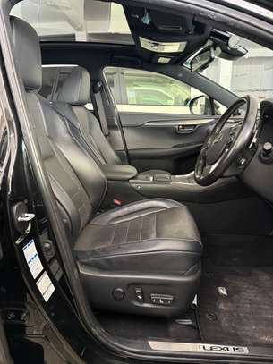 Lexus NX300 F sports 2019 image 3