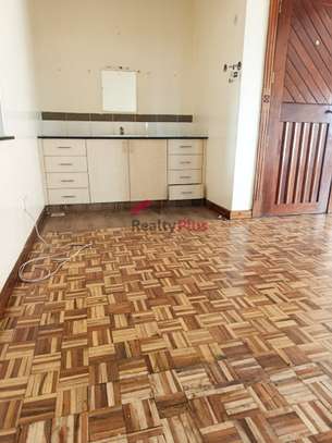 3 Bed Apartment with En Suite in Kilimani image 3