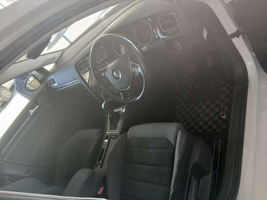 Volkswagen golf TSi white image 6