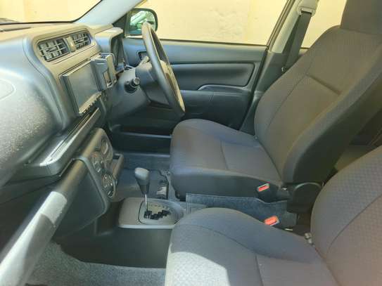 Toyota sunroof hybrid Gl image 14