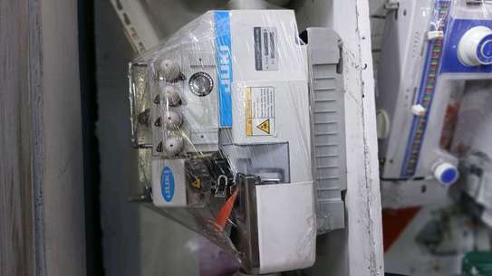 Industrial Overlock Sewing Machine White image 7