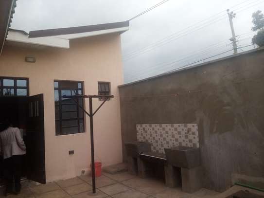 t 4 BEDROOM Maisonette with SQ for sale in Membly Estate. image 11