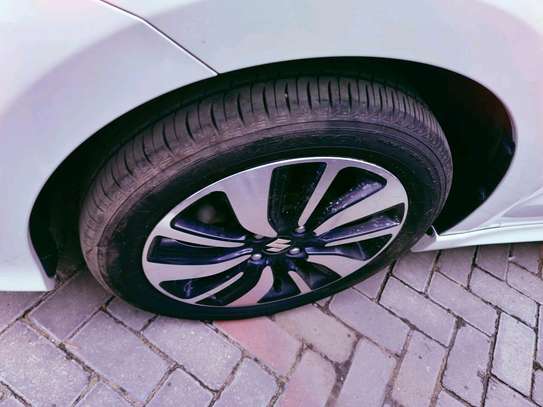 Suzuki swift RS sport hybrid white 2018 image 7