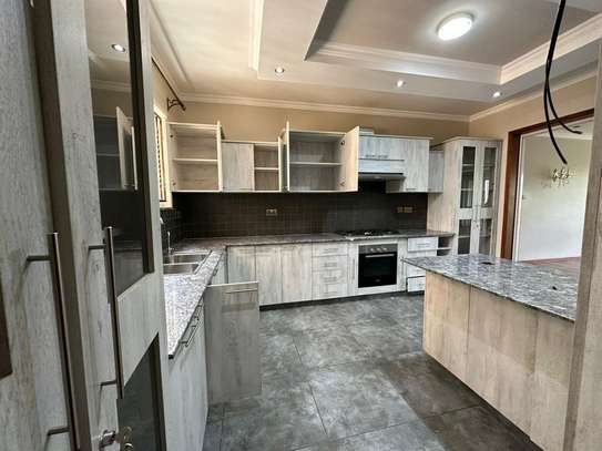 3 Bed Apartment with En Suite at Riverside image 12