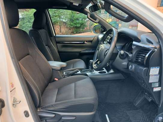 Toyota hillux double cab on offer in Mombasa image 4