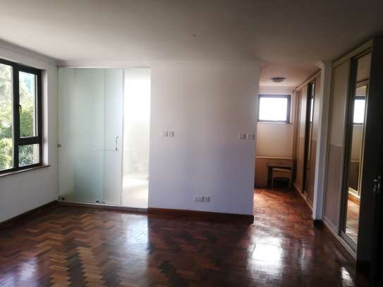 3 Bed Apartment with En Suite in Riverside image 16
