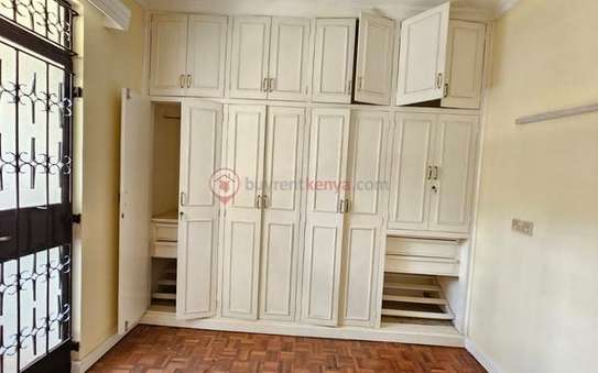 6 Bed House with En Suite at Spring Valley image 7