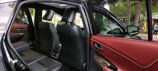 Toyota harrier fully loaded image 4